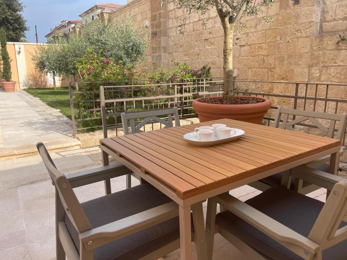 Hotel Palazzo Pitagora à Tarente Extérieur photo