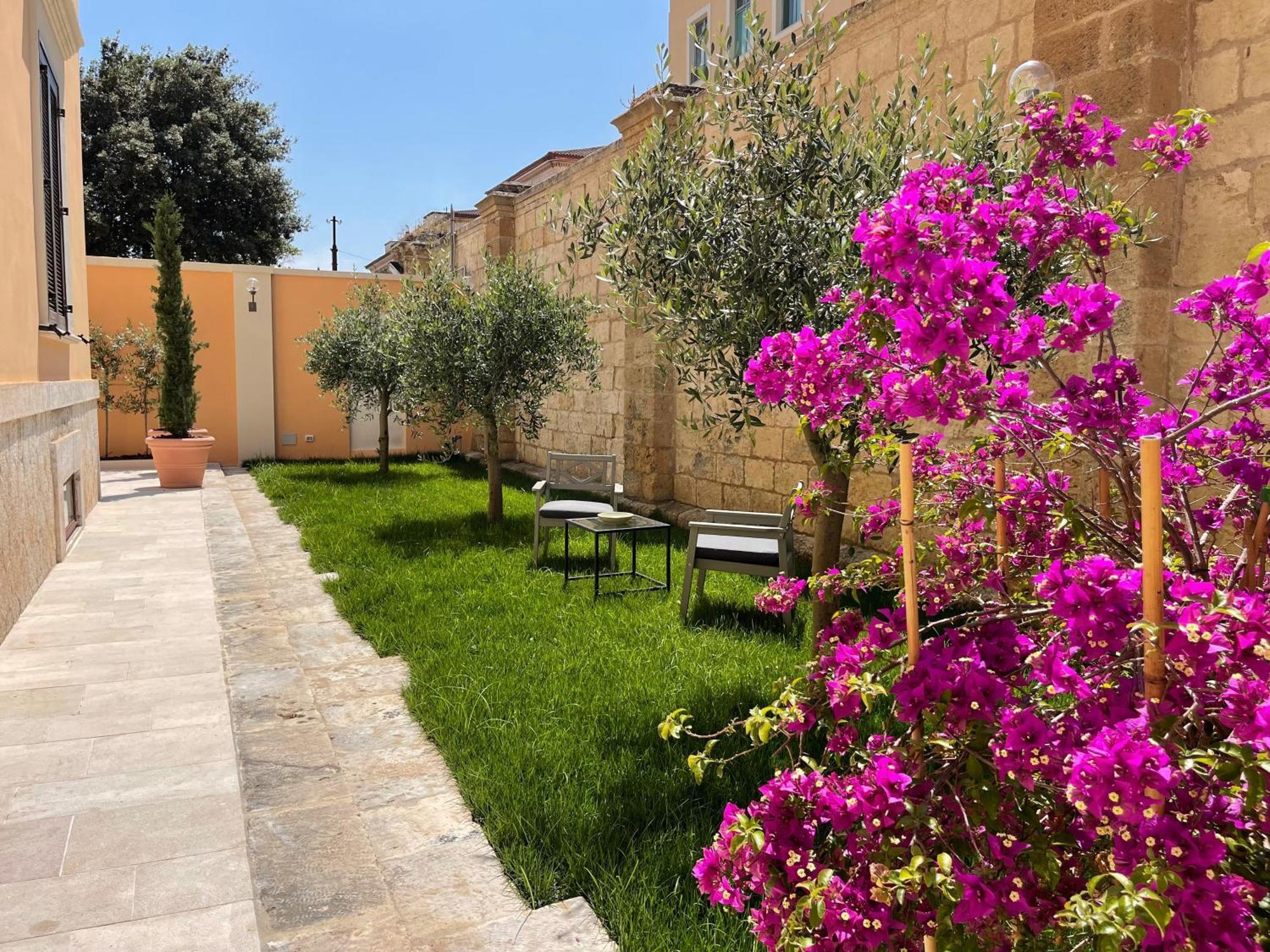 Hotel Palazzo Pitagora à Tarente Extérieur photo