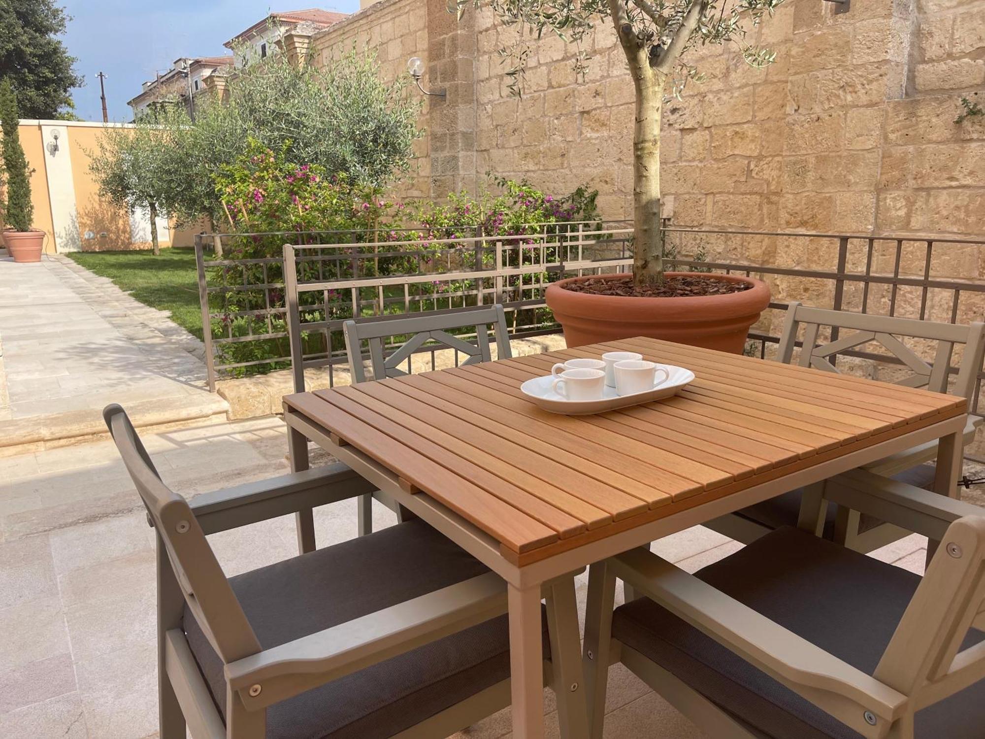 Hotel Palazzo Pitagora à Tarente Extérieur photo